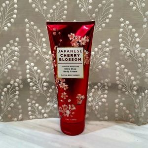 Bath and body works Japanese cherry blossom ultra shea body cream